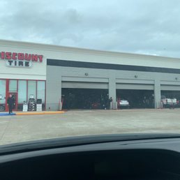 Guy coming over to tell me they lost it. He is planning to replace all four now. Guy coming over to tell me they lost it. He is planning to replace all four now.