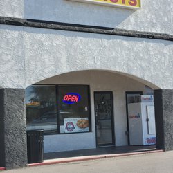 Queen Donuts 2 - Front facade