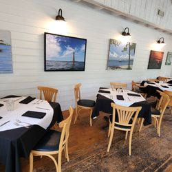 Jesses Restaurant - Front dining room