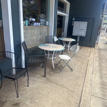 Bad Ass Coffee of Hawaii - Outside seating - Coffee & Tea Near Me - Lahaina, Hawaii