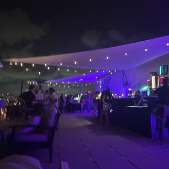 The Twisted Tonic - Cocktail Bars Near Me - Miami Beach, Florida