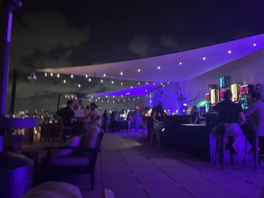 The Twisted Tonic - Rooftop Bar by null