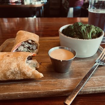 Elysian Brewing - Capitol Hill - My go to spot for a chill vibe and consistently tasty food. Great staff, fast service, cool local crowd, craft beer--what's not to love? - Brewpubs Near Me - Seattle, Washington