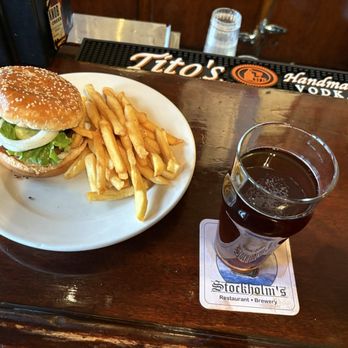 Stockholm's Restaurant & Brewery - Third Street Ale And Beyond Burger - Breweries Near Me - Geneva, Illinois Stockholm's Restaurant & Brewery - Third Street Ale And Beyond Burger - Breweries Near Me - Geneva, Illinois
