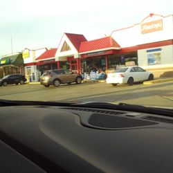 Stuckey's Kodak Fastop Market - Stores attached to Shell