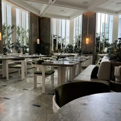 Le Jardinier - Great place to eat! Plants and lights make people comfortable!