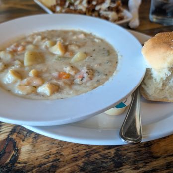 Governor's Pub & Eatery - Seafood chowder - Pubs Near Me - Sydney, Nova Scotia Governor's Pub & Eatery - Seafood chowder - Pubs Near Me - Sydney, Nova Scotia