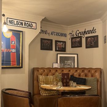 Princes Head - Tribute to Ted Lasso Greyhound jersey. - Pubs Near Me - Richmond, XGL Princes Head - Tribute to Ted Lasso Greyhound jersey. - Pubs Near Me - Richmond, XGL