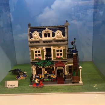 The LEGO Store - Toy Stores Near Me - Milwaukee, Wisconsin