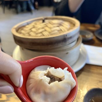 Dumpling Home - love these deep soup dumpling spoons! - Dim Sum Near Me - San Francisco, California Dumpling Home - love these deep soup dumpling spoons! - Dim Sum Near Me - San Francisco, California