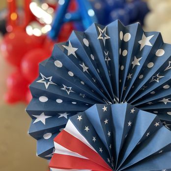 MariEvent - 4th of July - wall garland - Party & Event Planning Near Me