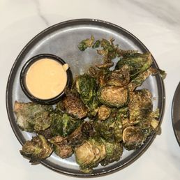Crispy Brussels Sprouts with Siracha Aoli Sauce Crispy Brussels Sprouts with Siracha Aoli Sauce