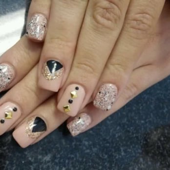 Easy Nails - Pretty designs - Nail Salons Near Me - Mississauga, Ontario