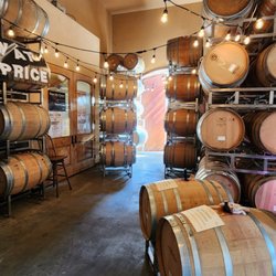 De La Montanya Winery & Vineyards