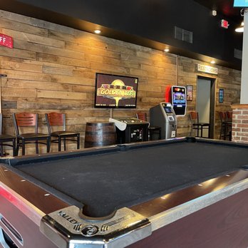 Inner Circle Vodka Bar - pool table and arcade - Cocktail Bars Near Me - Springfield, Missouri