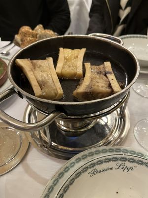 Brasserie Lipp by null