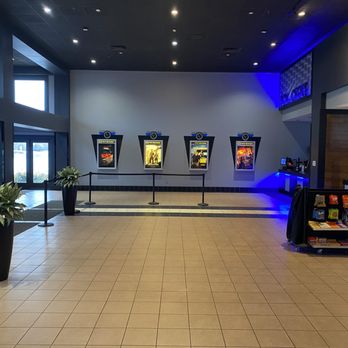 Flagship Premium Cinemas - Cinema Near Me - Auburn, Maine
