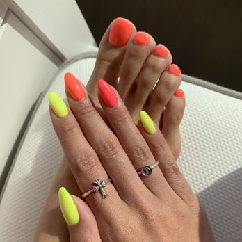 M&M Studio - Hair Salons Near Me - New York, New York