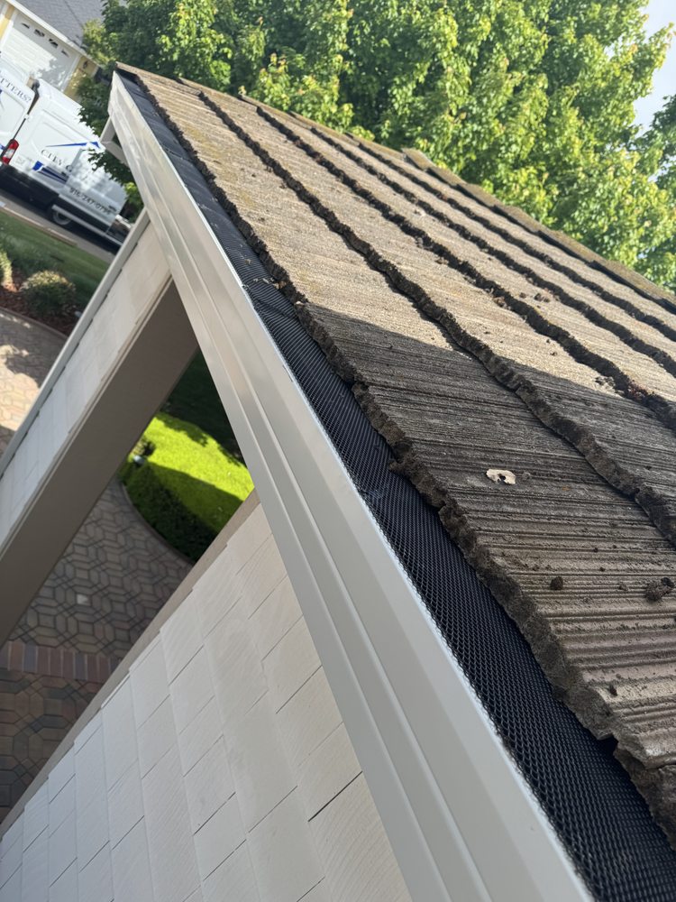 Slide of Roof Gutter Expert