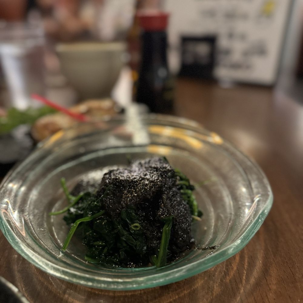 Spinach with black sesame sauce