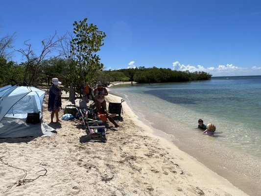 Playa La Jungla by null