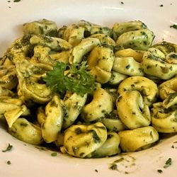 Pesto tortellini