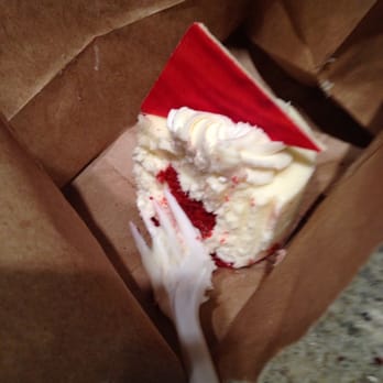 Bridgeport Coffee - This should be a tiramisu cake not cheesecake. Cake shouldn't be put in a doggy bag. - Coffee & Tea Near Me - Chicago, Illinois