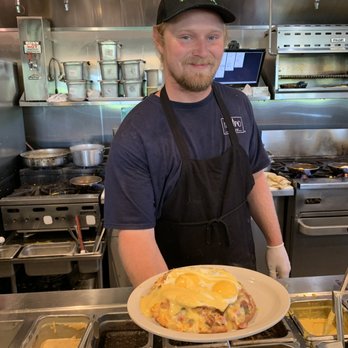 Metro Diner - Hollandaise pizza! - Diners Near Me - Ponte Vedra Beach, Florida