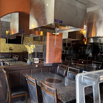 Vons Chicken - Dining area to make reservations - Chicken Shop Near Me - Dublin, California