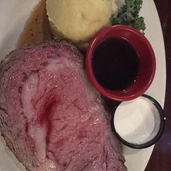 Linde Marie's Steakhouse on the Square - Prime rib and mashed potatoes