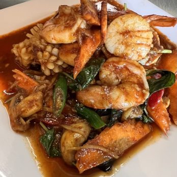 Thaisons - Asian Fusion Near Me - Falls Church, Virginia