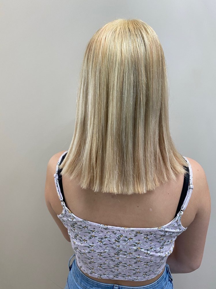 Pizzazz Hair Studio Logo