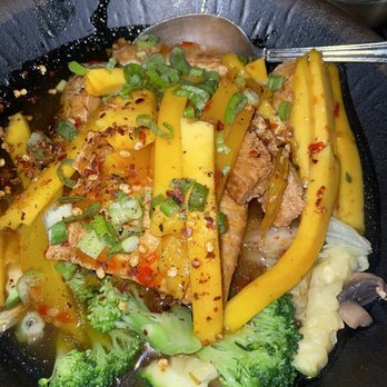 Thai Cottage - Mango Tofu - Thai Near Me - Pittsburgh, Pennsylvania