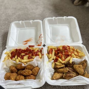 Super Wings & Philly - Honey lemon pepper wings , fries . W/ honey lemon pepper boneless wings - Chicken Wings Near Me - Jacksonville, Florida Super Wings & Philly - Honey lemon pepper wings , fries . W/ honey lemon pepper boneless wings - Chicken Wings Near Me - Jacksonville, Florida
