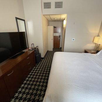 Courtyard by Marriott Denver Downtown - Room bed - Hotels Near Me - Denver, Colorado Courtyard by Marriott Denver Downtown - Room bed - Hotels Near Me - Denver, Colorado