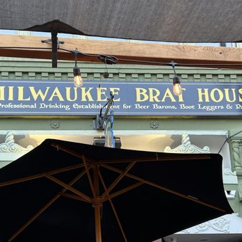 Milwaukee Brat House - Pubs Near Me - Milwaukee, Wisconsin Milwaukee Brat House - Pubs Near Me - Milwaukee, Wisconsin
