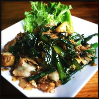 Basil Canteen - Tofu pad kee mao - Thai Near Me - San Francisco, California