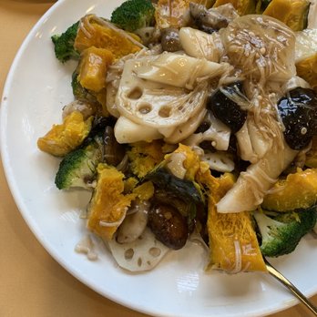 Emperor Seafood Restaurant 帝皇御宴 - 上素南瓜盅 Mixed Vegetables in Pumpkin Bowl - Dim Sum Near Me - Flushing, New York Emperor Seafood Restaurant 帝皇御宴 - 上素南瓜盅 Mixed Vegetables in Pumpkin Bowl - Dim Sum Near Me - Flushing, New York