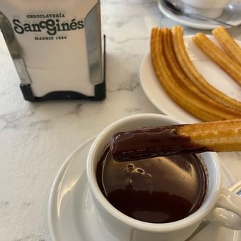 Chocolatería San Ginés - Churros y chocolate - Chocolatiers & Shops Near Me - Madrid, M