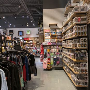 BoxLunch - Merchandise - Women's Clothing Near Me - Orlando, Florida