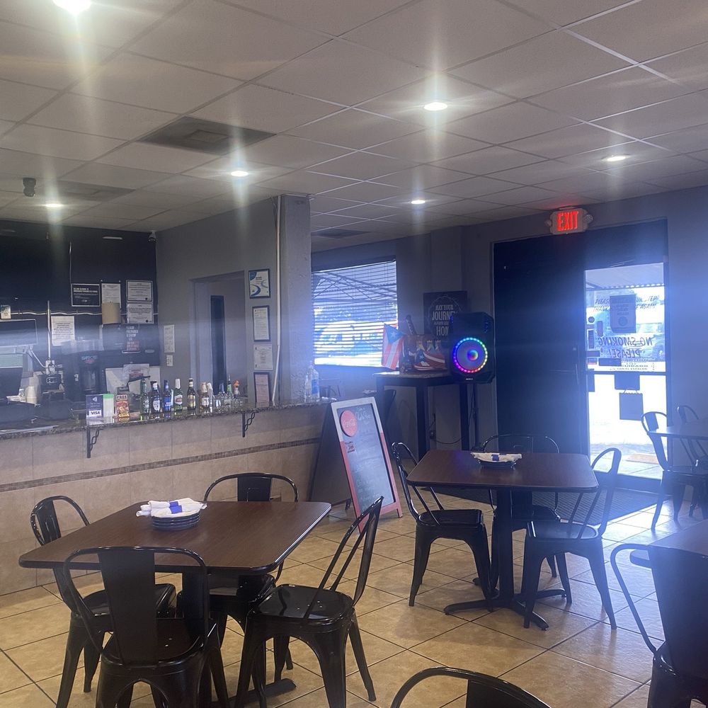 Grillers Puerto Rico - Dining area - Puerto Rican Near Me - Orlando, Florida Grillers Puerto Rico - Dining area - Puerto Rican Near Me - Orlando, Florida