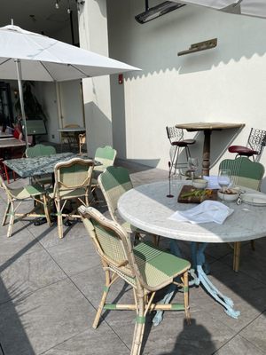 Bar Genevieve by null