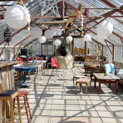Rosenhill Trädgård, Café & Musteri