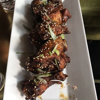 Bourbon N' Bubbles - Chicken Wings - Bars Near Me - Charleston, South Carolina