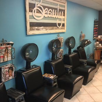 Cutting Point Salon - Hair Salons Near Me - Washington, Michigan