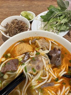 Tèo Bun Bo Hue by null
