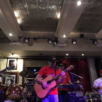 Fleetwood's on Front St - Live band - New American Near Me - Lahaina, Hawaii