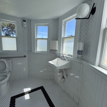 The Quarters Coffee House - Very clean bathroom - Coffee & Tea Near Me - Vallejo, California