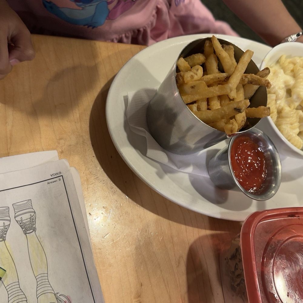 Albert's Restaurant - Kids Menu Mac and Cheese - American Near Me - San Diego, California Albert's Restaurant - Kids Menu Mac and Cheese - American Near Me - San Diego, California