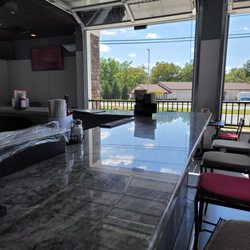 Victory Bar & Grill